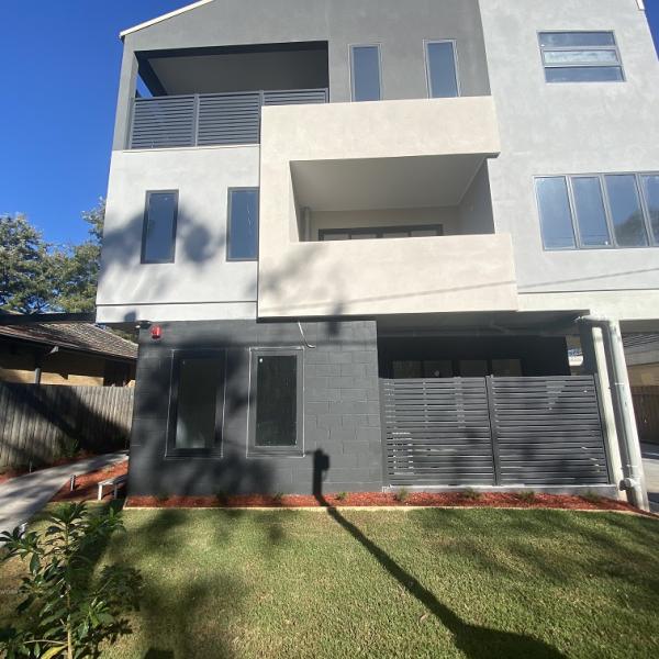 Low Rise Apartment Window Privacy Screen & Balcony Privacy Screen @ Bayswater 